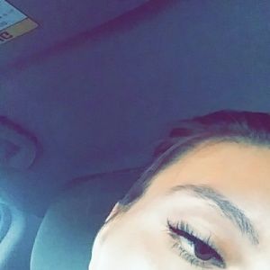 Meet your Posher, Vanessa